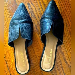 LULUs Croc Mules